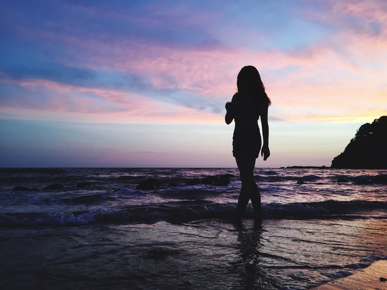 sea, sunset, water, horizon over water, sky, silhouette, standing, beach, leisure activity, lifestyles, scenics, shore, beauty in nature, orange color, tranquil scene, cloud - sky, full length, tranquility