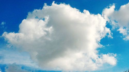 Low angle view of cloudy sky