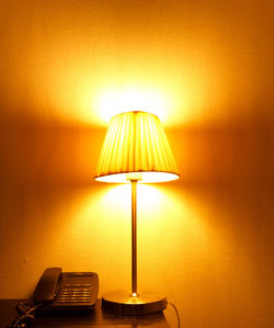 Illuminated electric lamp