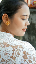 Portrait of a beautiful young woman