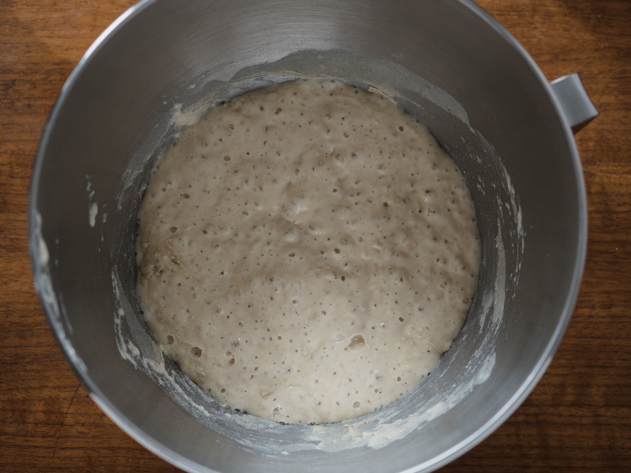 CLOSE-UP HIGH ANGLE VIEW OF FOOD IN BOWL