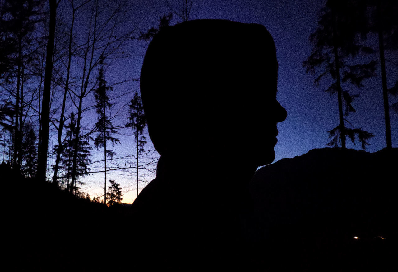 PORTRAIT OF SILHOUETTE MAN AGAINST SKY AT NIGHT