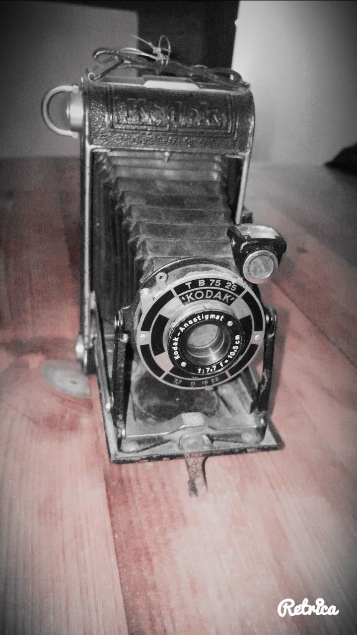 old-fashioned, indoors, table, communication, retro styled, technology, close-up, antique, no people, camera - photographic equipment, day