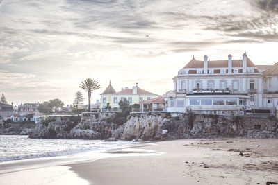 The albatroz hotel on the coast of cascais, portugal with the nice view