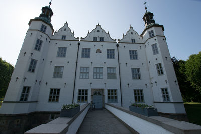 Schloss zu ahrensburg mit eingang 