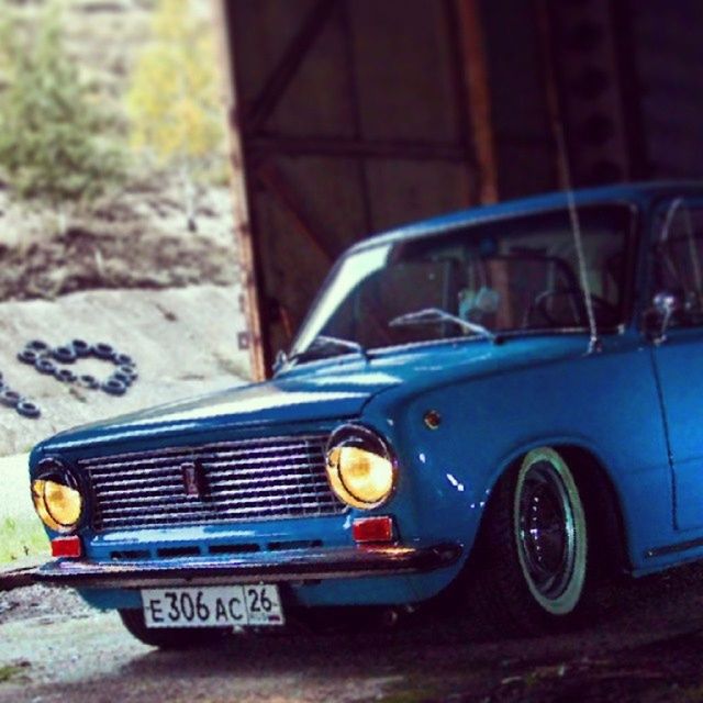 transportation, mode of transport, land vehicle, car, stationary, close-up, no people, vintage car, day, street, old-fashioned, outdoors, abandoned, metal, parked, wheel, blue, old, parking, headlight