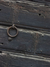 Close-up of rusty metal chain