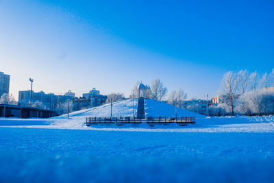 Winter moscow.
one of moscow's parks.
i took this photo when it was about - 20 degrees celsius.