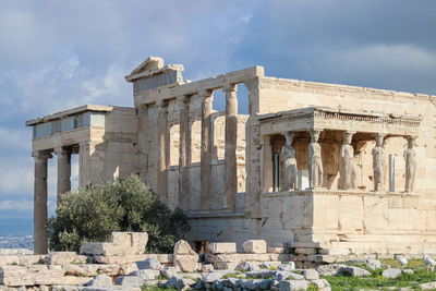 Caryatids at porch of the erechtheion, acropolis, athens, greece