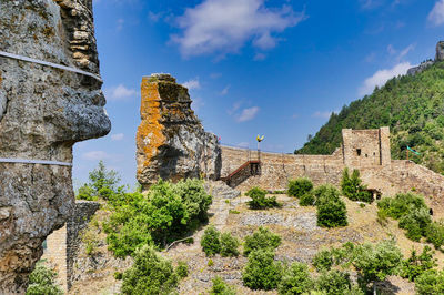 Old ruin building against sky