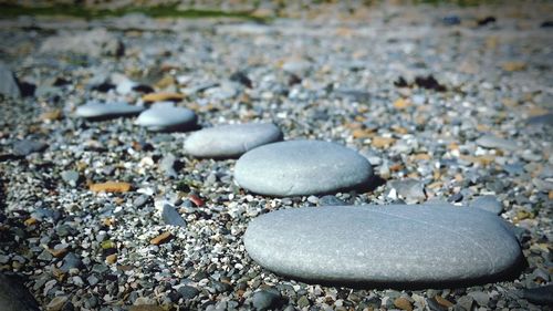 Surface level of pebbles on shore