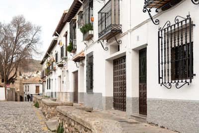 Streets of albaicin in granada, andalusia, spain