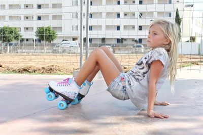 Full length side view of girl