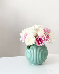 Close-up of rose bouquet on table