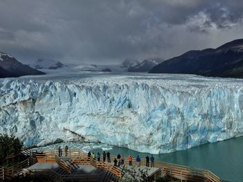 Scenic view of moreno glacier against cloudy sky