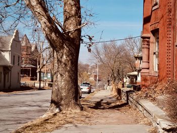 An old road back to the 19th century neighborhood
