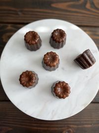 French canele cakes