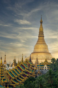 Shwedagon pagoda, yangon, myanmar.