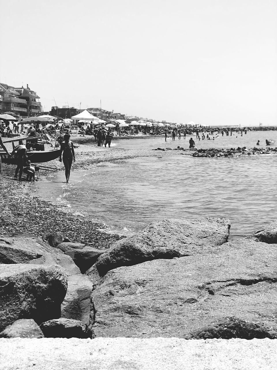 GROUP OF PEOPLE ON BEACH