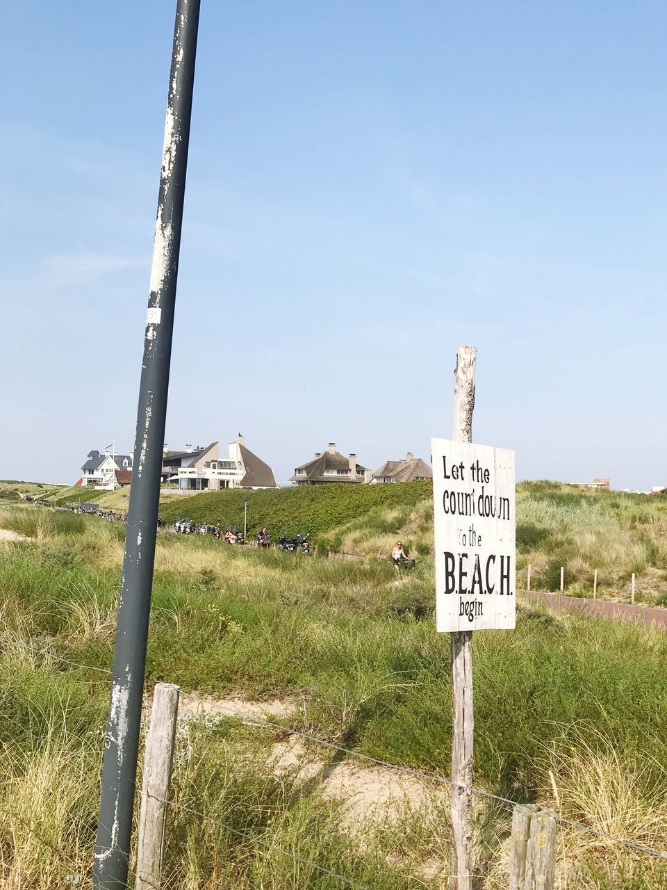 INFORMATION SIGN ON FIELD