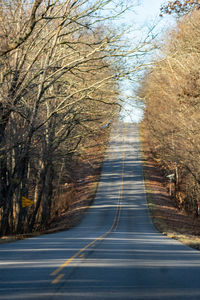 Country highway on a cold december morning in southern illinois 