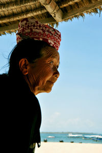 Side view of woman looking away