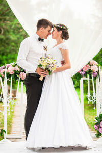 Bride holding bouquet