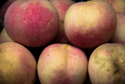 Full frame shot of apples