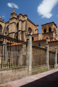 Buildings in city