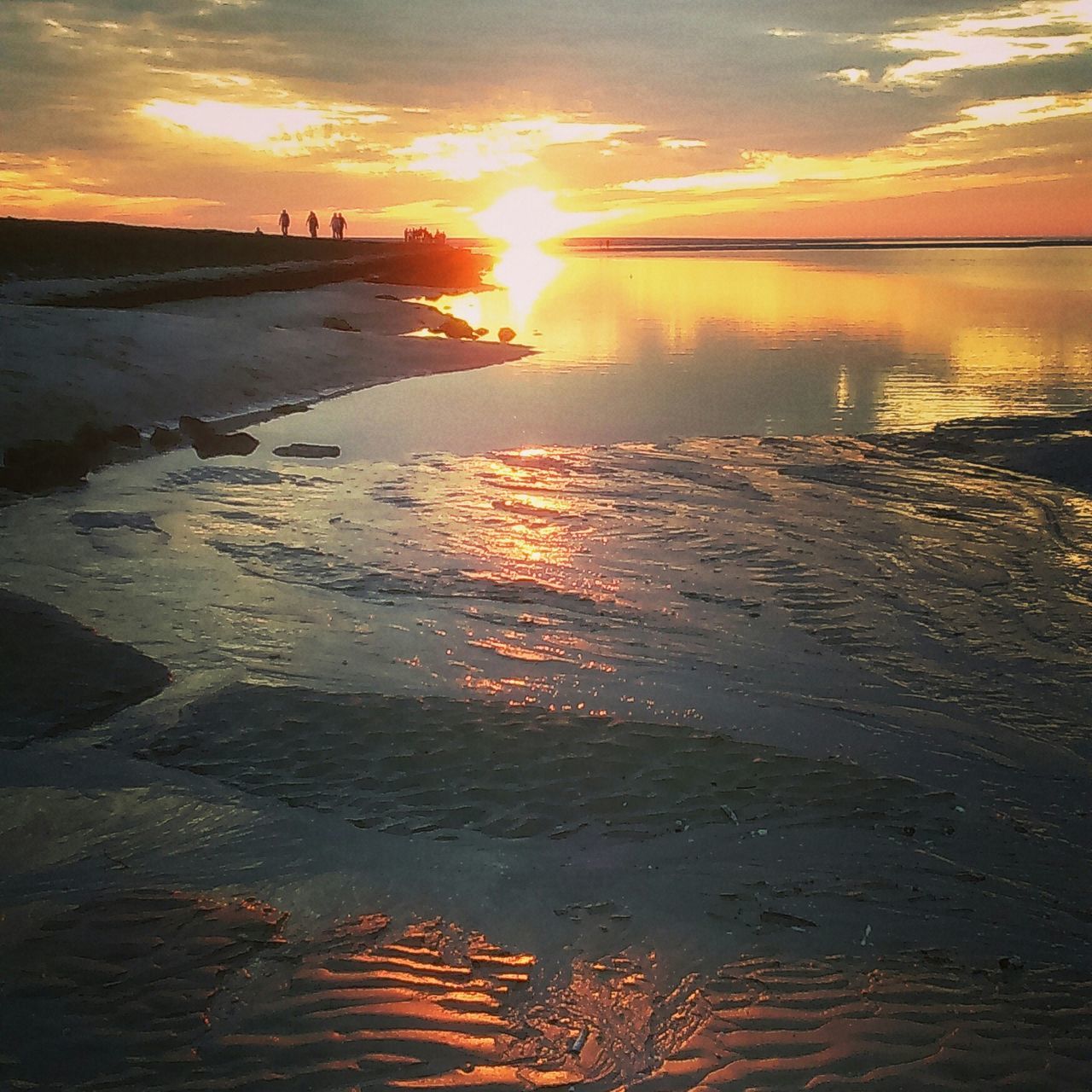 sunset, sun, water, tranquil scene, scenics, orange color, beauty in nature, tranquility, sky, reflection, cloud - sky, sea, idyllic, nature, sunlight, beach, shore, silhouette, sunbeam, outdoors