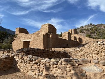 Old ruin building against sky