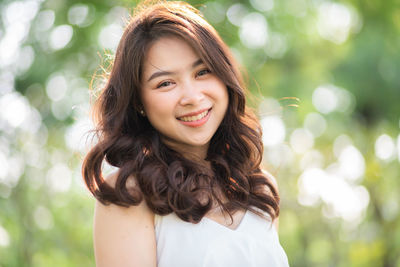 Portrait of a smiling young woman