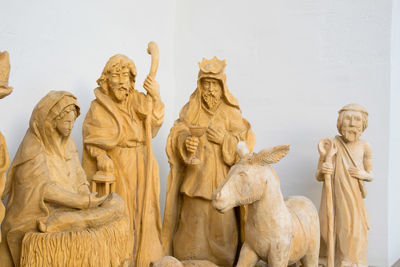 Statue of statues in temple