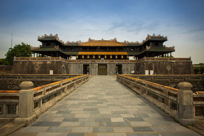 Vietnamese temple 