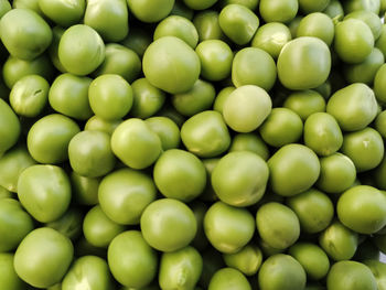 Full frame shot of green peas