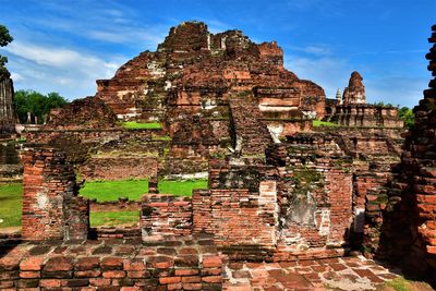 Old ruins of building against sky