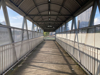 Light on the crossing bridge