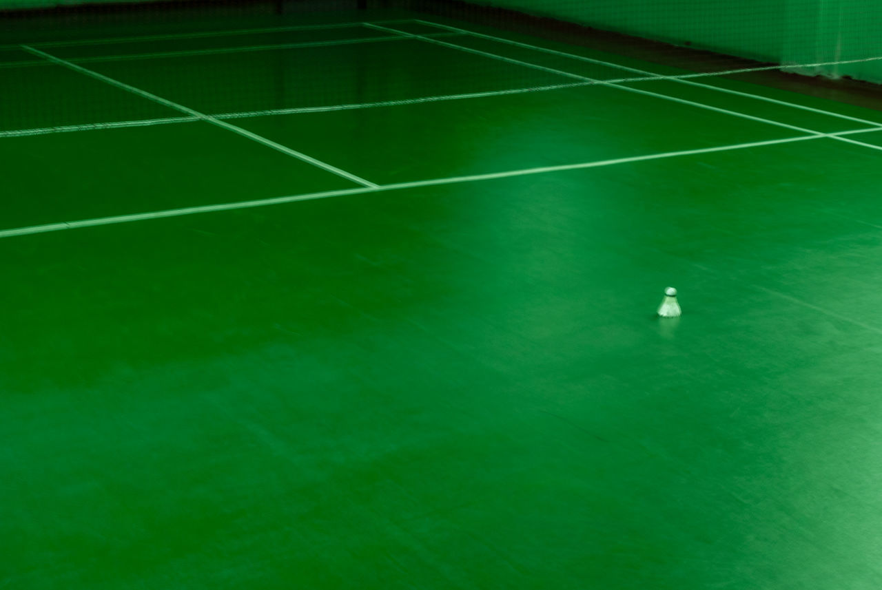 sports, green, flooring, tennis, net, no people, floor, leisure activity, high angle view, soccer-specific stadium, ball, tennis court, absence, day, competition