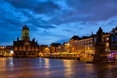 Delft market square markt in the evening. delfth, netherlands