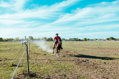 Speed horseback riding