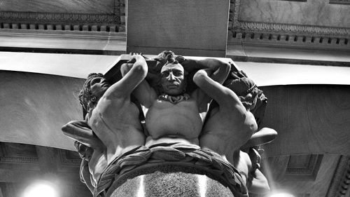 Statues in city hall in philadelphia 