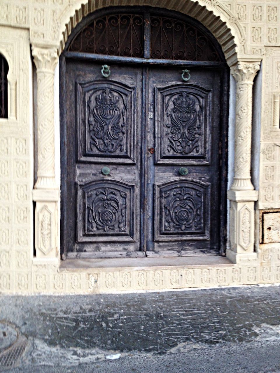 architecture, built structure, building exterior, door, entrance, closed, arch, building, wall - building feature, wall, facade, day, window, house, outdoors, no people, old, history, doorway, ornate