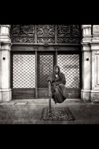 statue
