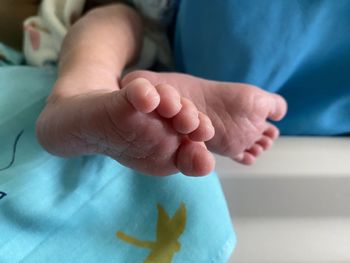 Close-up of hand holding hands