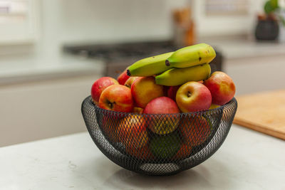 Close-up of apples in bowl