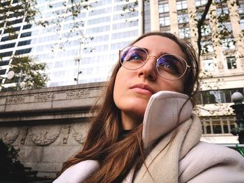 Portrait of a beautiful young woman in new york