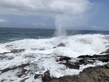 Watersplash on the rocks