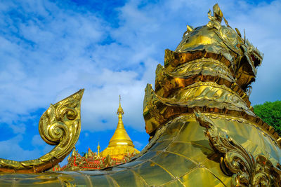 Statue of temple against sky