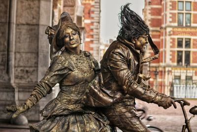 Statue of statues in city