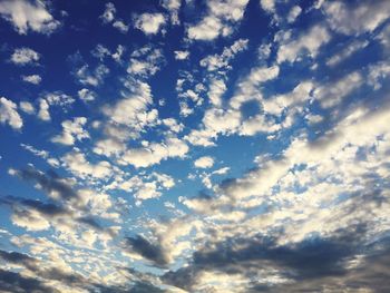 Low angle view of cloudy sky